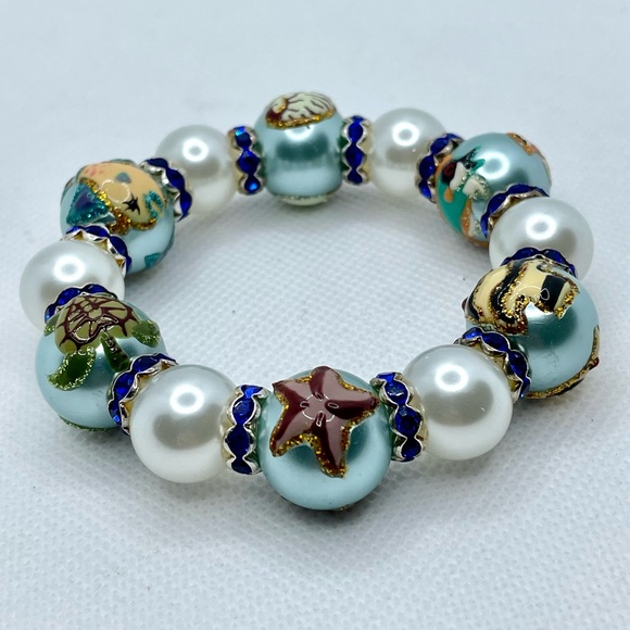 Bead Bracelet With Hand painted Sea Turtles, Starfish, Fishes And Seashells - Picture 2 of 4